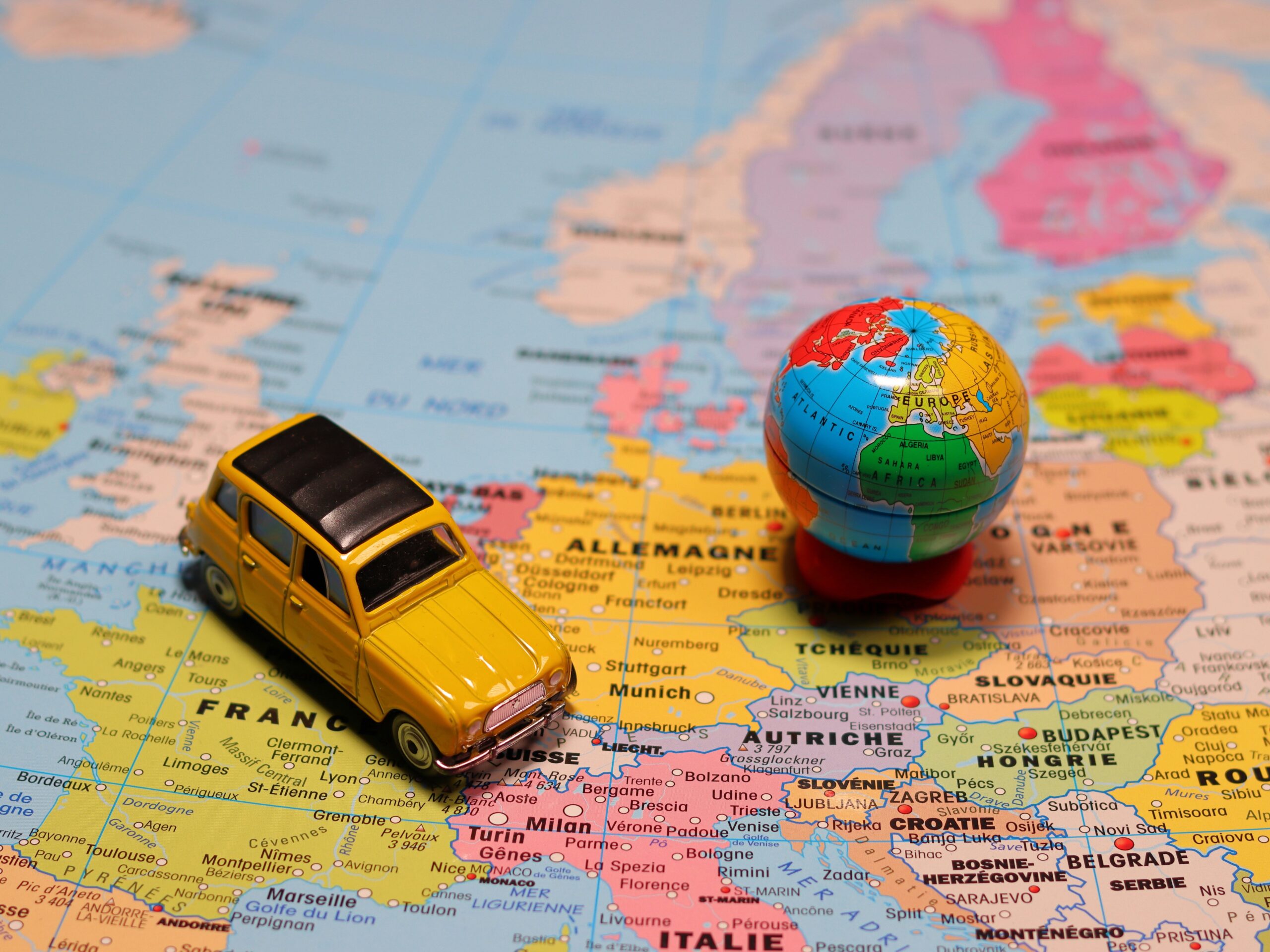 Worldwide airport and city transfers